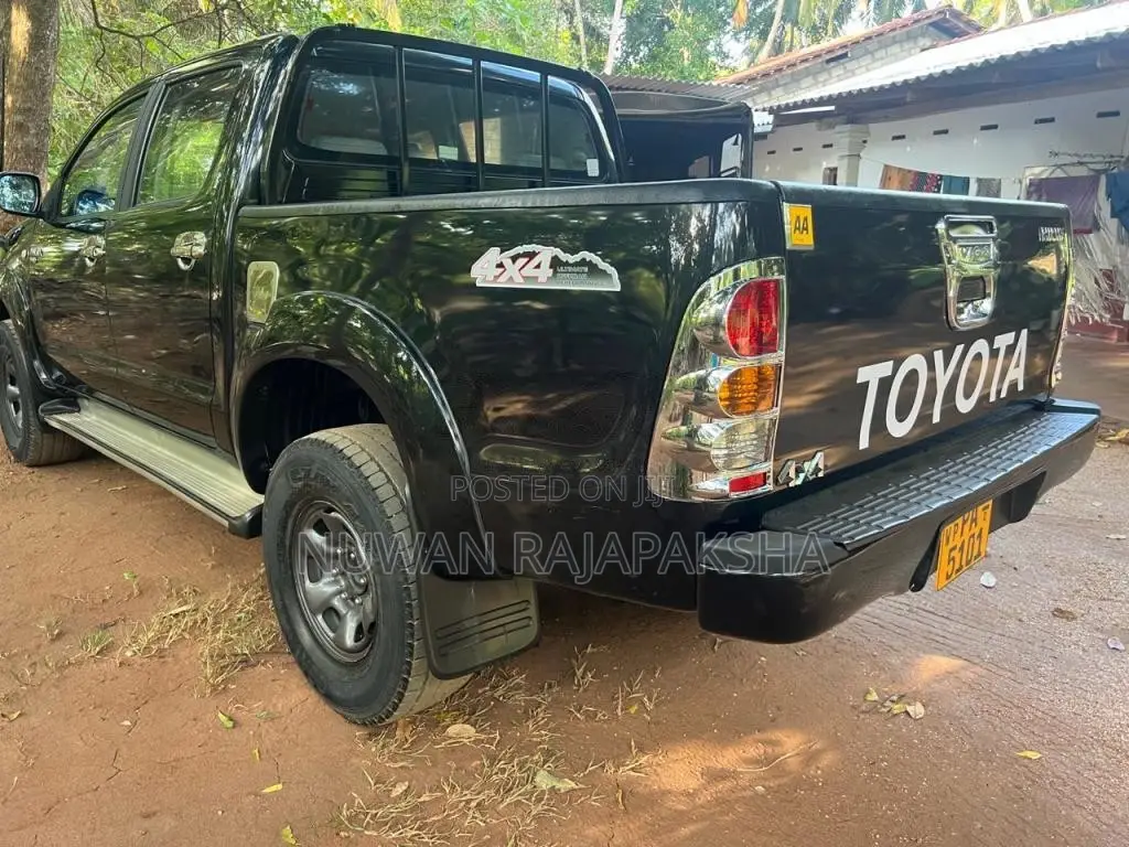 Toyota Hilux Vigo 2005 Pickup (Used)