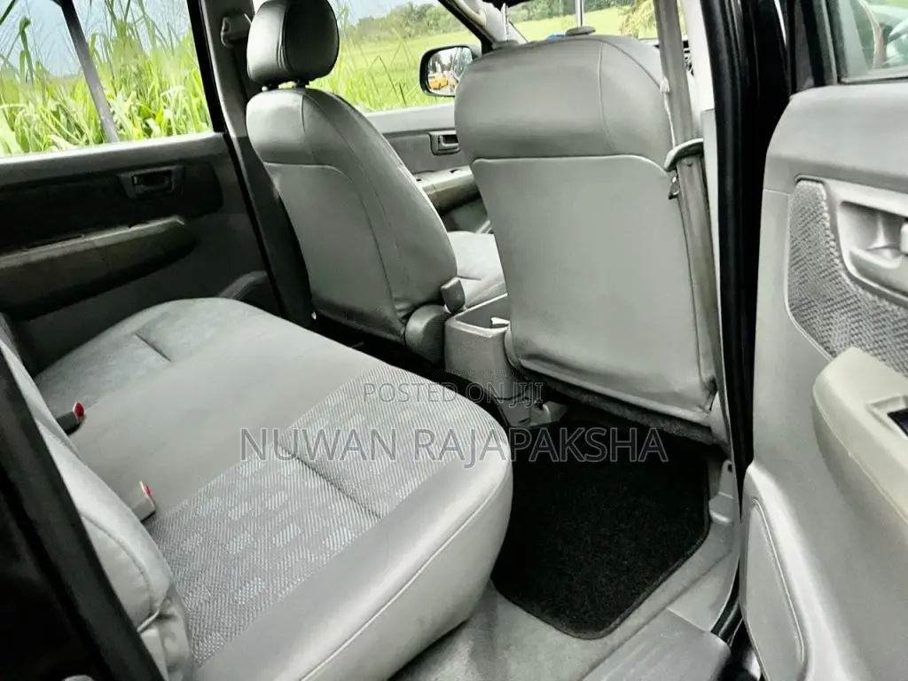 Toyota Hilux Vigo 2005 Pickup (Used)