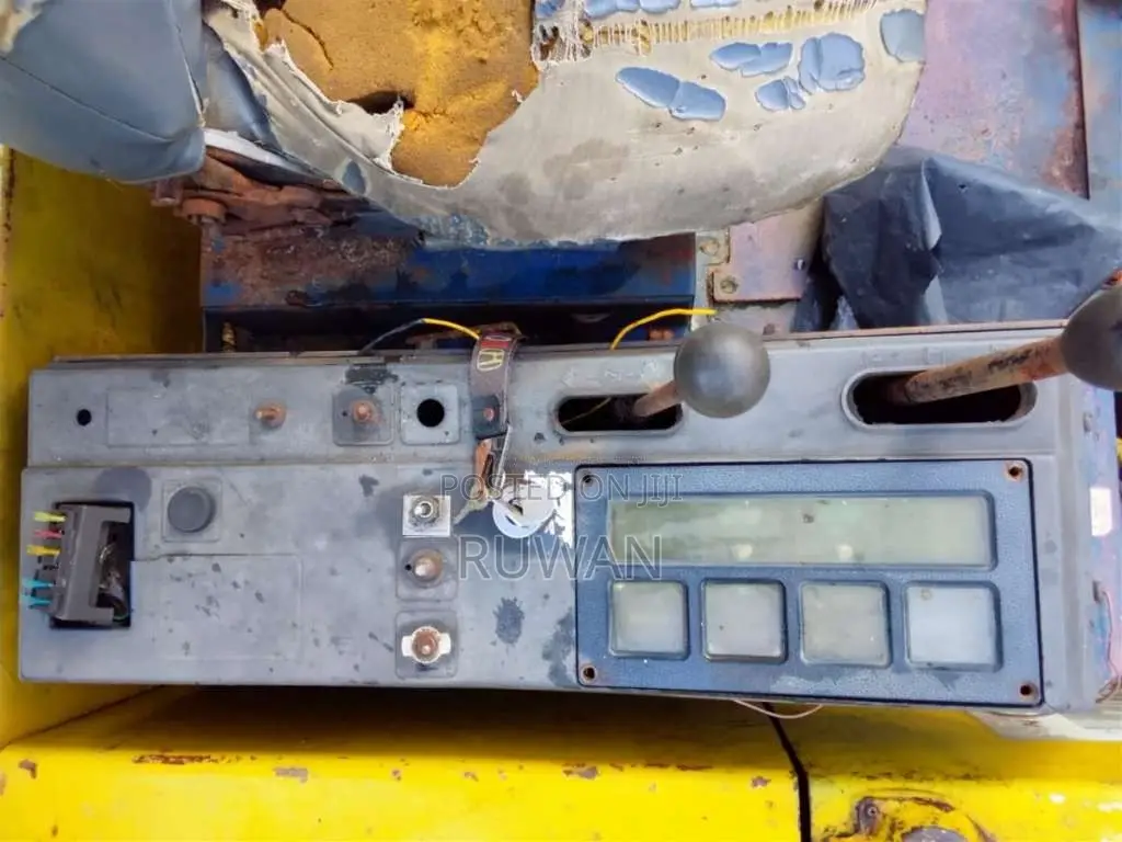 Komatsu PC30-6 2015 Heavy-Duty (Used)