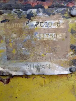 Komatsu PC30-6 2015 Heavy-Duty (Used)