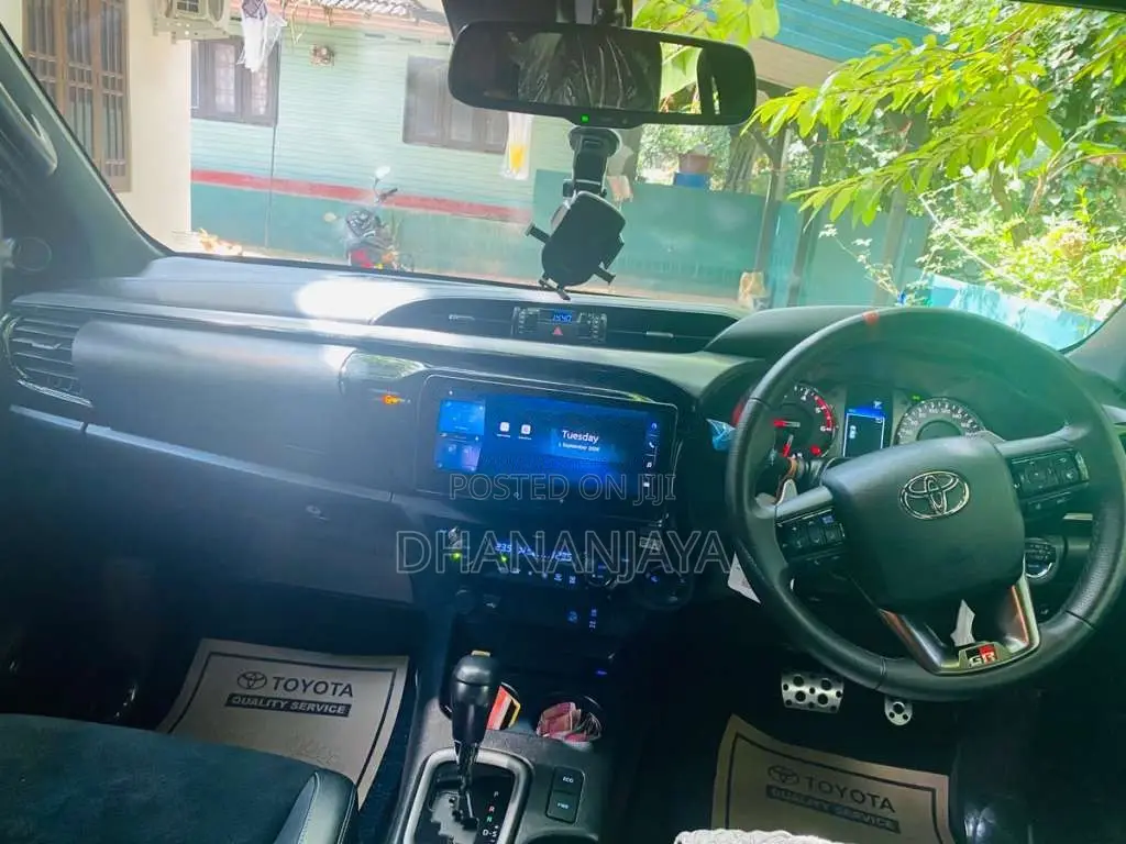 Toyota Hilux GR Sport 2024 Pickup (Used)