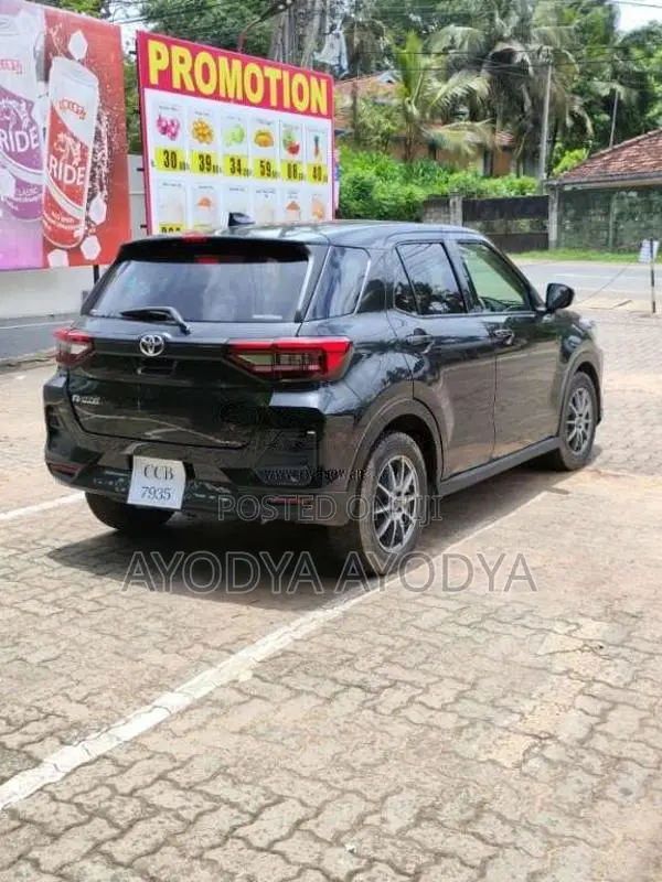 Toyota Raize 2024 SUV (Used)