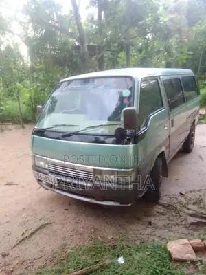 Nissan Caravan 1990 Van (Used)