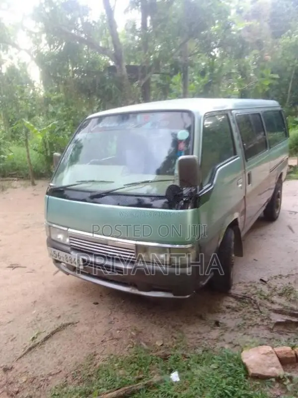 Nissan Caravan 1990 Van (Used)