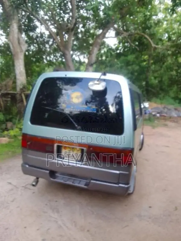 Nissan Caravan 1990 Van (Used)