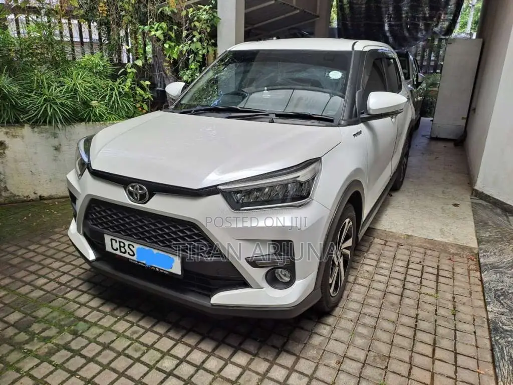 Toyota Raize 2025 SUV (Used)