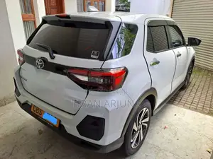 Toyota Raize 2025 SUV (Used)