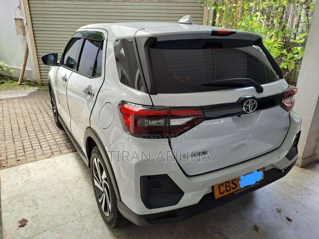 Toyota Raize 2025 SUV (Used)