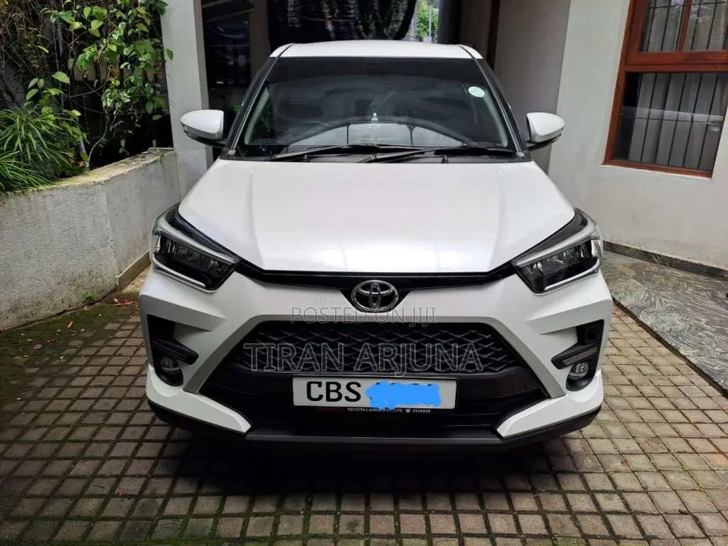 Toyota Raize 2025 SUV (Used)