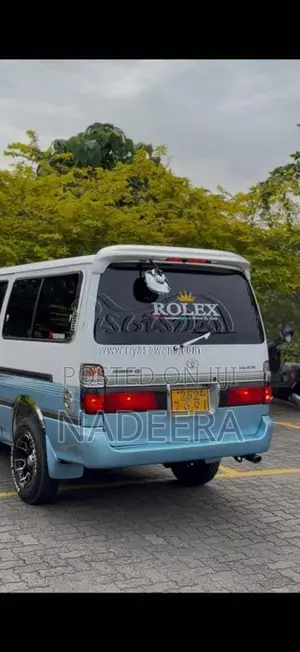 Toyota Dolphin 1993 Van (Used)