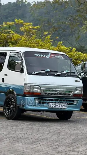 Toyota Dolphin 1993 Van (Used)