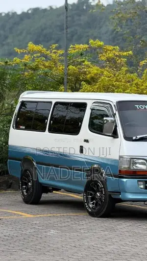 Toyota Dolphin 1993 Van (Used)