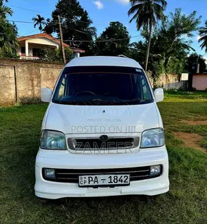 Daihatsu Hijet S200 2001 Van (Used)