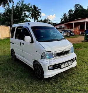 Daihatsu Hijet S200 2001 Van (Used)