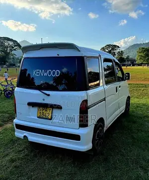 Daihatsu Hijet S200 2001 Van (Used)