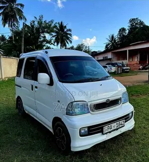 Daihatsu Hijet S200 2001 Van (Used)