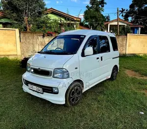 Daihatsu Hijet S200 2001 Van (Used)
