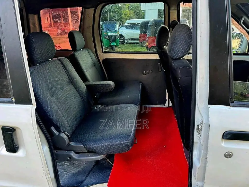 Daihatsu Hijet S200 2001 Van (Used)