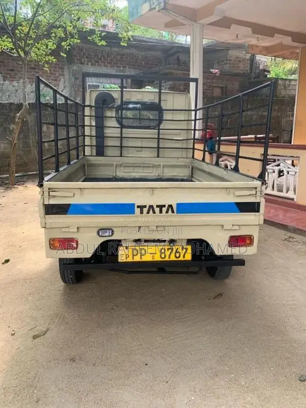 Tata Dimo Batta 2010 Lorry (Used)