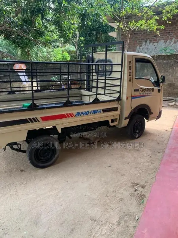 Tata Dimo Batta 2010 Lorry (Used)
