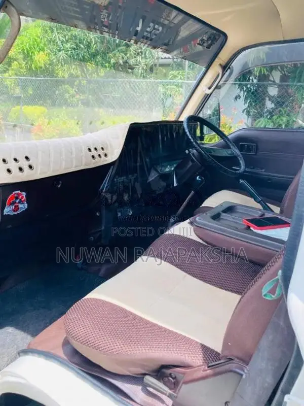 Nissan Caravan 1991 Van (Used)