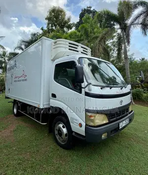 Toyota FREEZER TRUCK 14 5 FEET 2016 Lorry (Used)