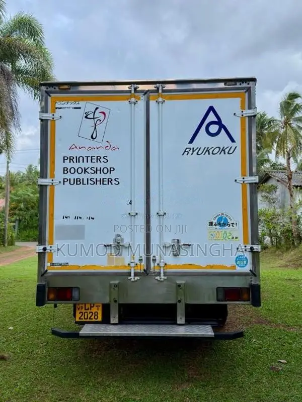 Toyota FREEZER TRUCK 14 5 FEET 2016 Lorry (Used)