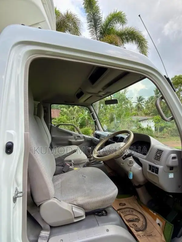 Toyota FREEZER TRUCK 14 5 FEET 2016 Lorry (Used)
