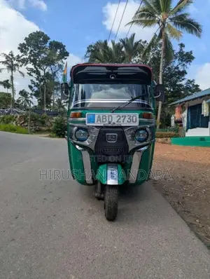 Bajaj 4 Stroke 2014 Three Wheel (Used)