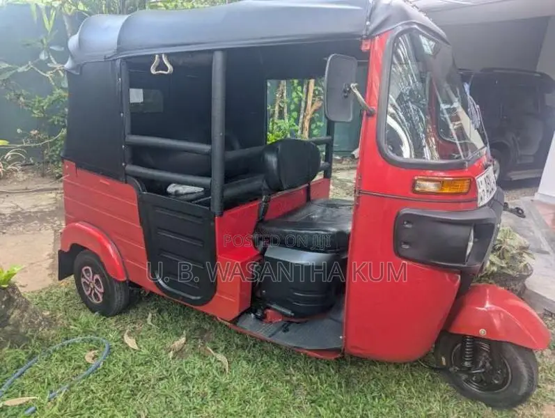 Bajaj 4 Stroke 2016 Three Wheel (Used)