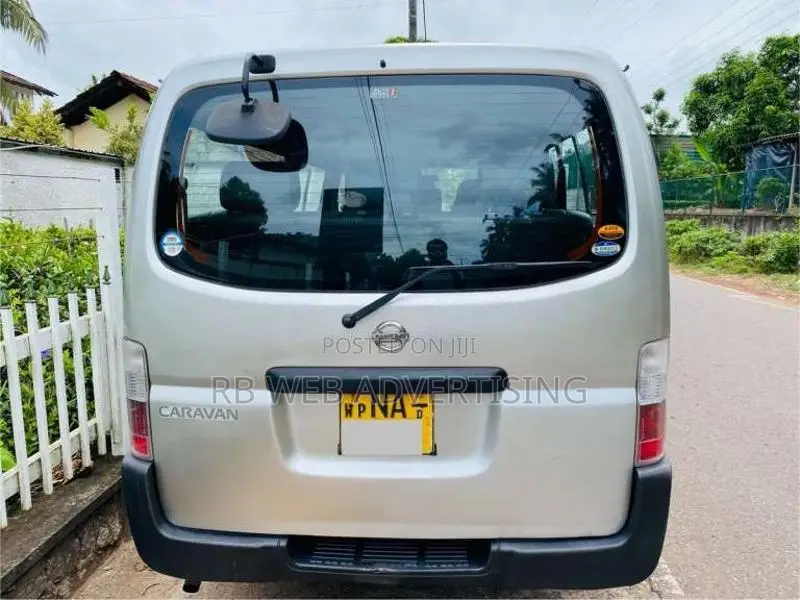 Nissan Caravan E25 Long 2003 Van (Used)