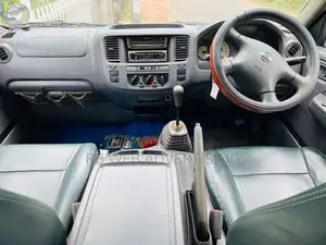 Nissan Caravan E25 Long 2003 Van (Used)