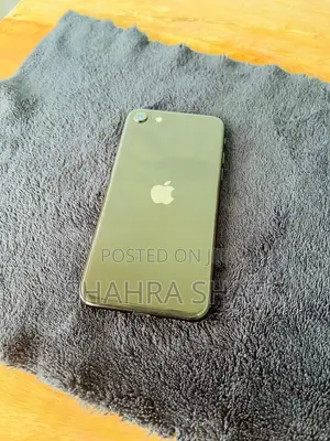 Apple iPhone SE (2020) 128 GB Black