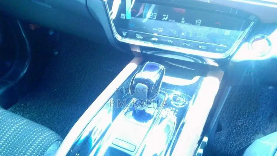 Honda Vezel 2014 SUV (Used)