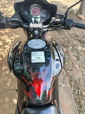 Hero Hunk 2012 Motorbike (Used)