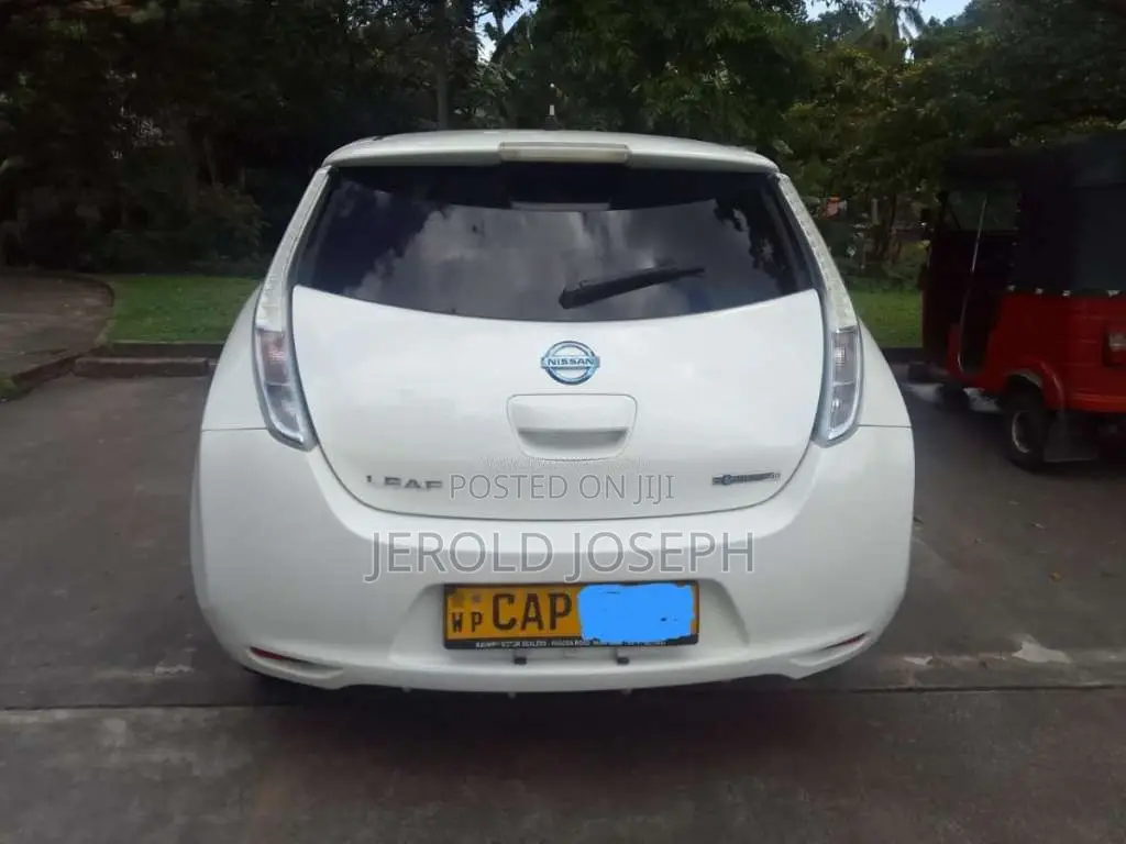 Nissan Leaf 2015 Car (Used)