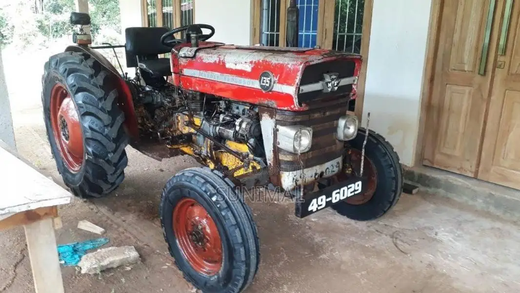 Massey-Ferguson 135 1996 Tractor (Used)