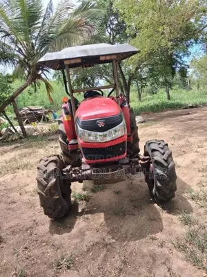 Massey-Ferguson E 1650 2023 Tractor (Used)