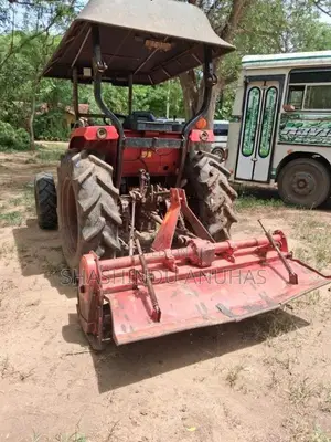 Massey-Ferguson E 1650 2023 Tractor (Used)