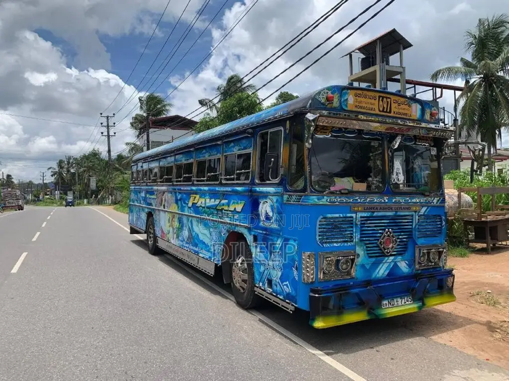 Ashok-Leyland Viking 2010 Bus (Used)