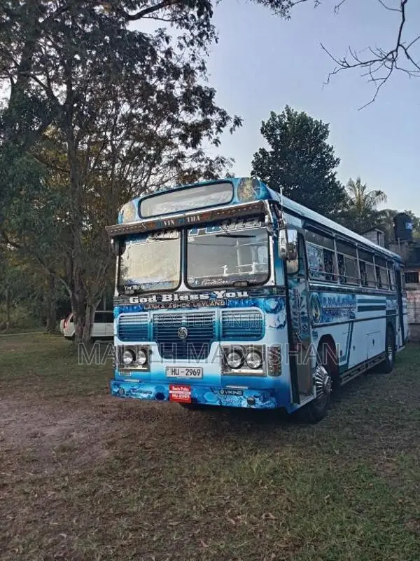 Ashok-Leyland Viking 2004 Bus (Used)