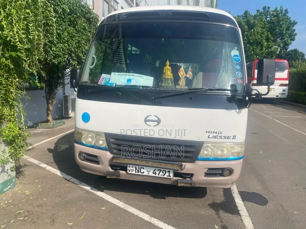 Toyota Hino 2011 Bus (Used)