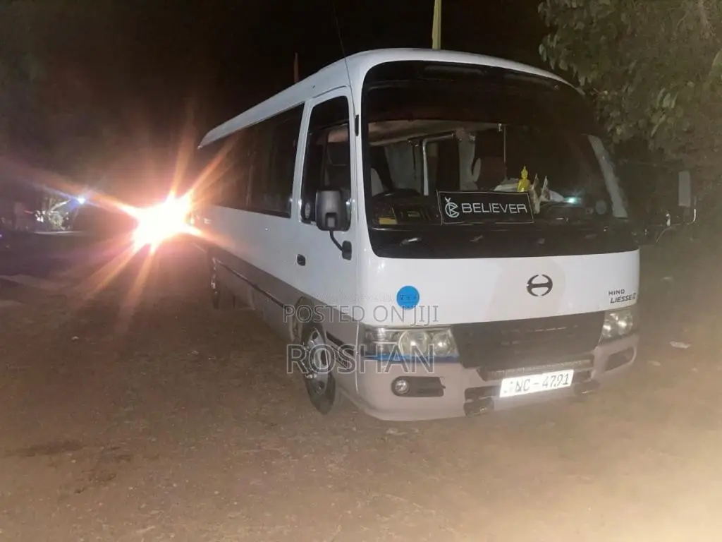 Toyota Hino 2011 Bus (Used)
