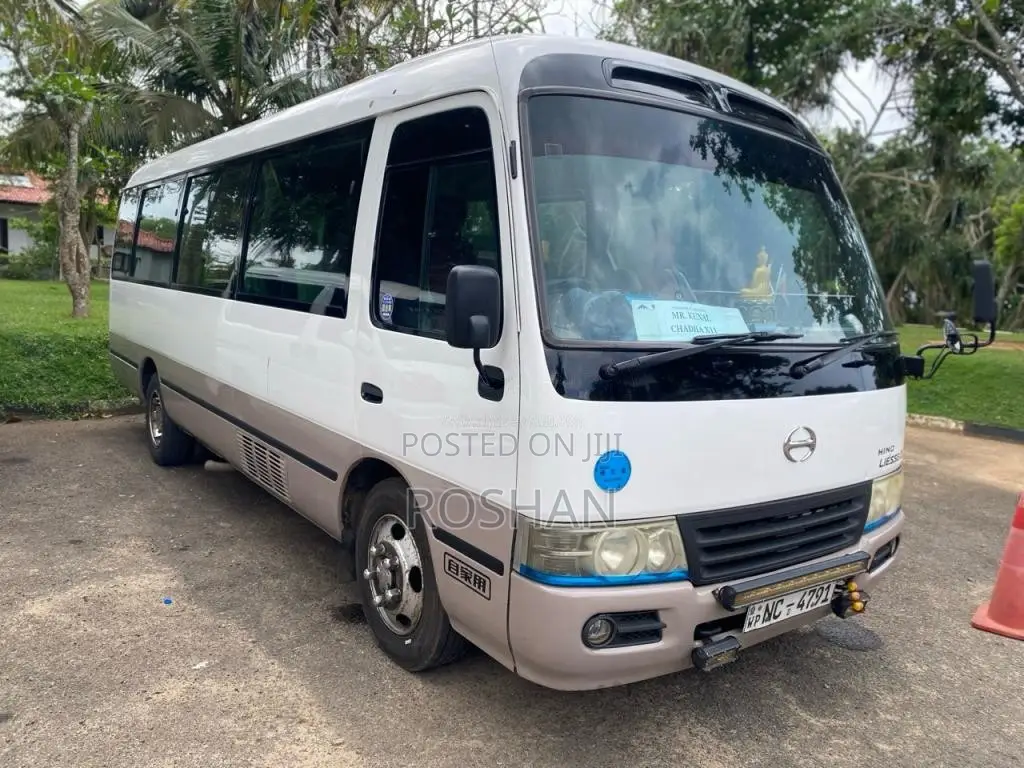Toyota Hino 2011 Bus (Used)