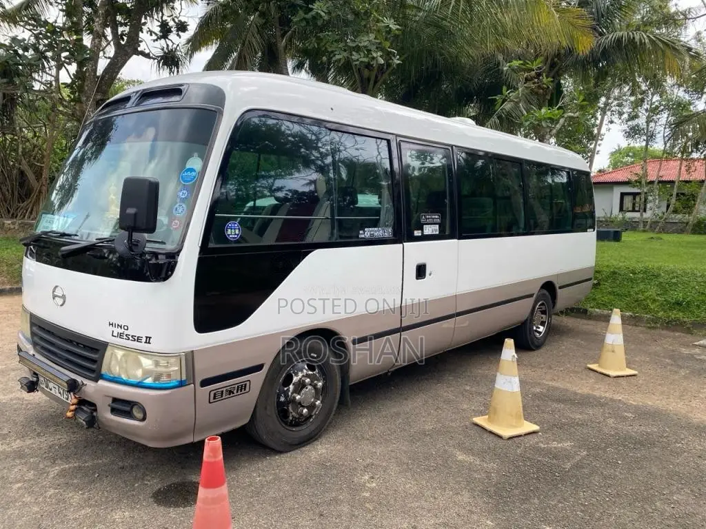 Toyota Hino 2011 Bus (Used)