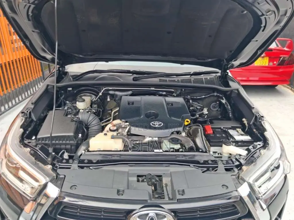 Toyota Hilux V Grade 2025 Pickup (Used)