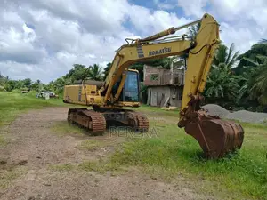 Komatsu PC200 2004 Heavy-Duty (Used)