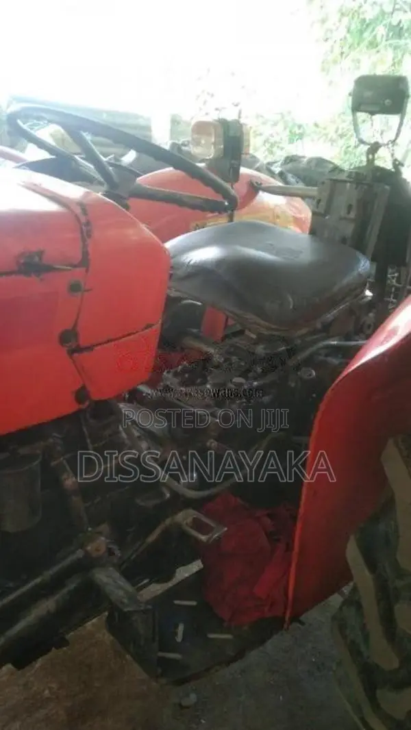 TAFE 270X 1998 Tractor (Used)