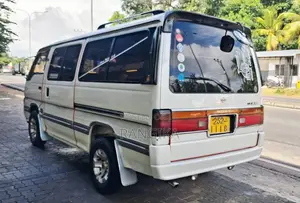 Nissan Caravan Long 1994 Van (Used)