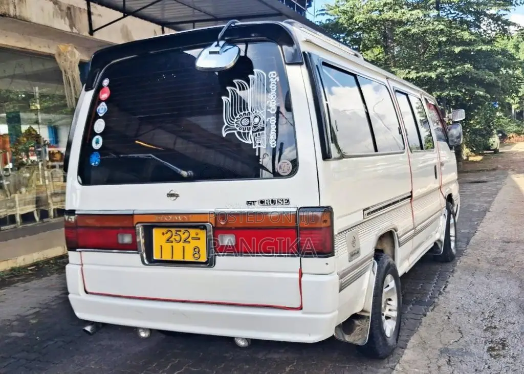 Nissan Caravan Long 1994 Van (Used)